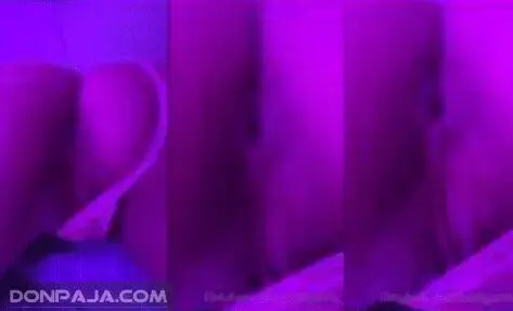Karla Bustillos abriendose su rico culo