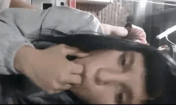 Increible chavita depravada entregando el culito en cuatro