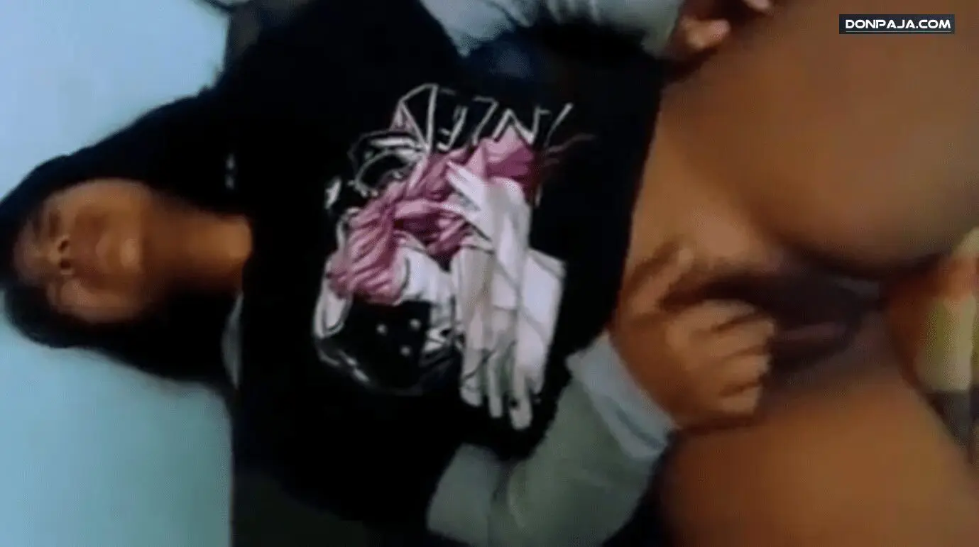 morrita mexicana le cumple fantasia al novio de dejarse grabar mientras se masturba