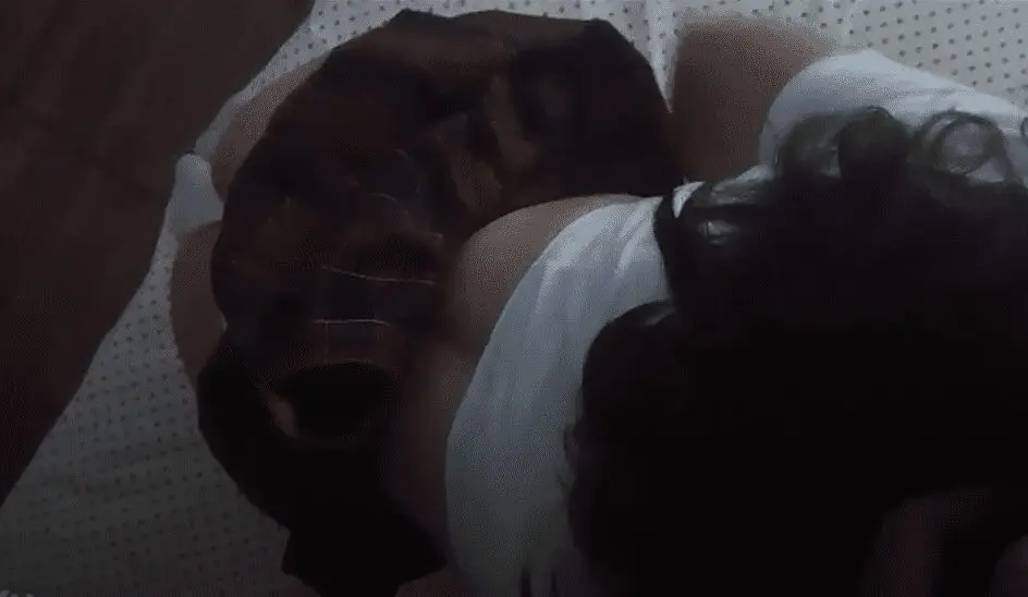 tienes que ver las nalgas perfectas y deliciosas de esta colegiala mexicana