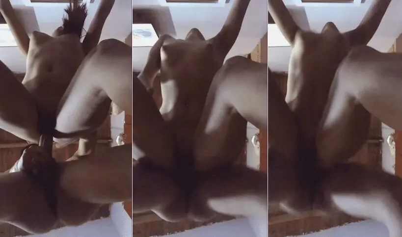 deliciosa jovencita cachonda se pone en cuatro para que el novio se la coja