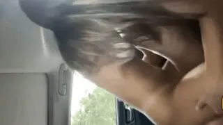 cogiendo a una morrita en el carro de su papa