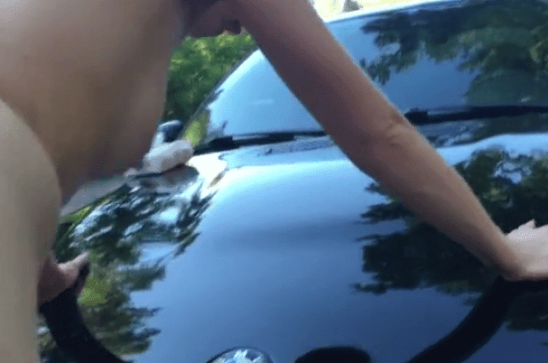 Cogiendo a mi novia sobre mi auto nuevo