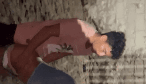 Atrapan a pareja de jovencitos cogiendo detrás de su casa y los filman