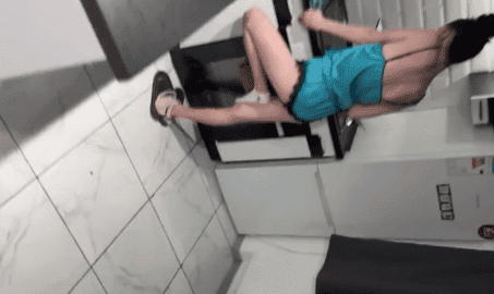 Culeando en la chamba a una mami soltera rica y caliente