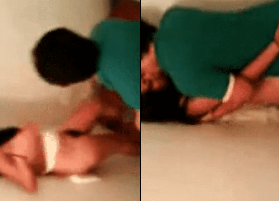 Grabe a mi hermana follando con su chico en el baño nuestro