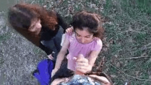 Le pide a su hermana que haga sexo oral a su amigo