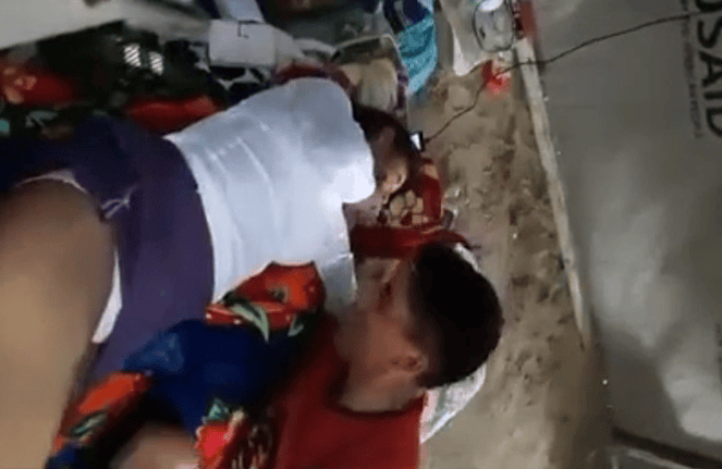 Se graban culiando en casa desocupada