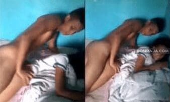 adolescentes cogiendo saliendo de la prepa y los graba su amigo