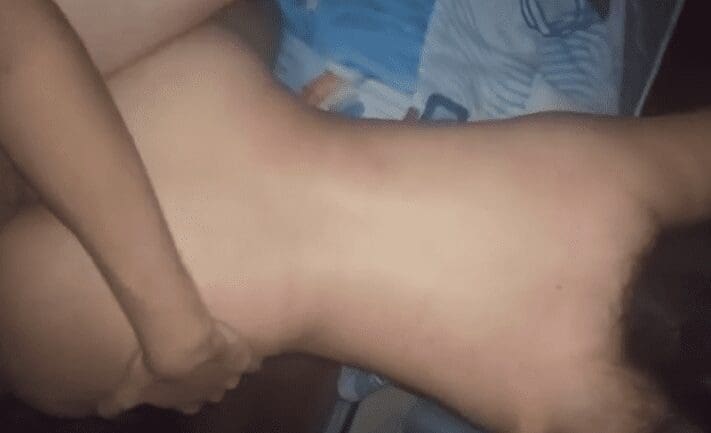 cogiendo de perrito a una rica jovencita adolescente