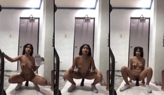 increible jovencita depravada se sienta encima de un dildo gigante