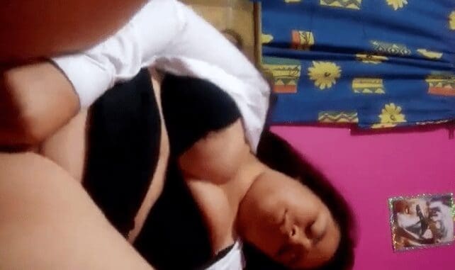 jovencita gordibuena calenturienta tocandose la panocha