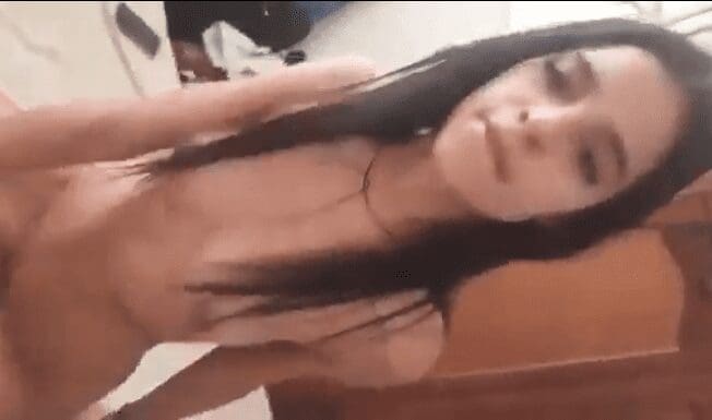 que rico se mueve la morrita sobre la verga del novio