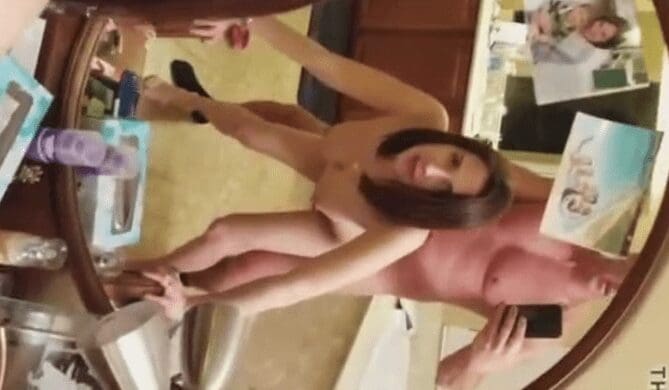 quiero verme como me coges frente al espejo…le dice la flaca al novio