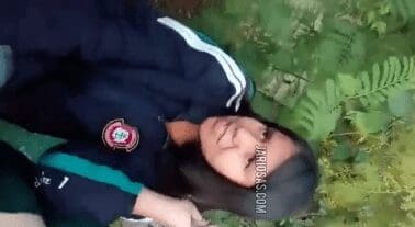 colegiala mexicana le encanta calentar a sus compañeros en el recreo