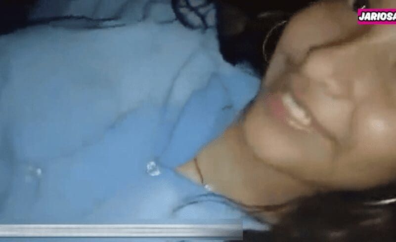 metiendole el dedo a una colegiala y despues se la cogen