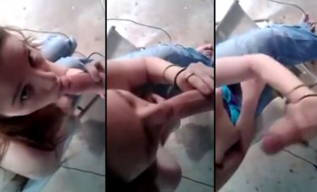 Colegiala chupando en el aula a escondidas